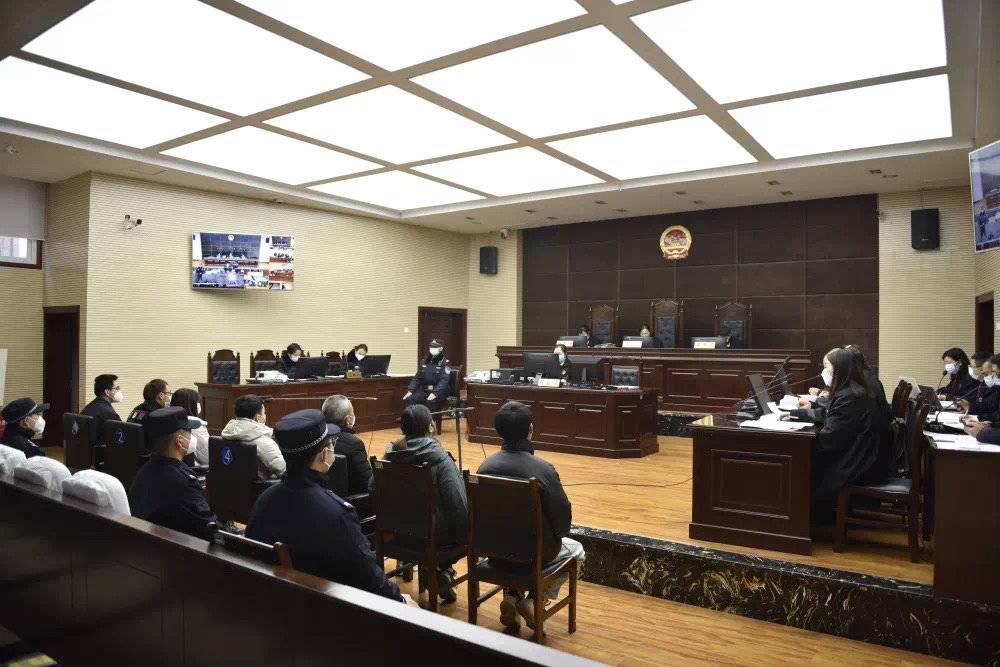 非法利用他人账号获利犯法吗,非法获取公民信息获利15万判多久