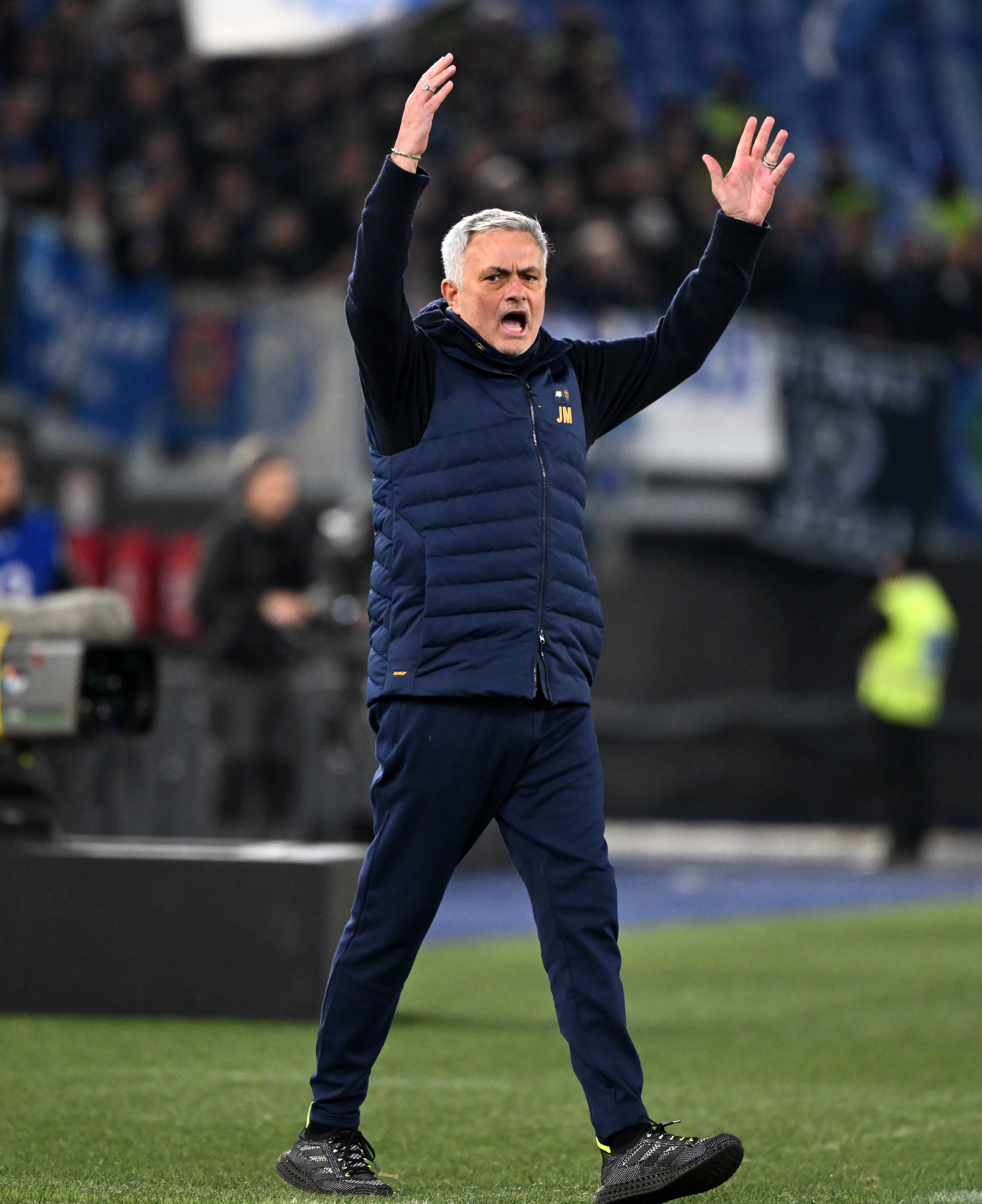 意甲罗马胜桑普多利亚,体育足球德甲拜仁胜菲尔特