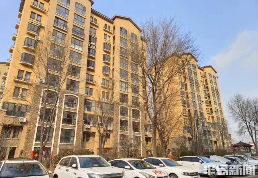 半岛调查丨又起波澜！小区物业经理与业主肢体冲突，致对方三根肋骨骨折，一审获刑八个月