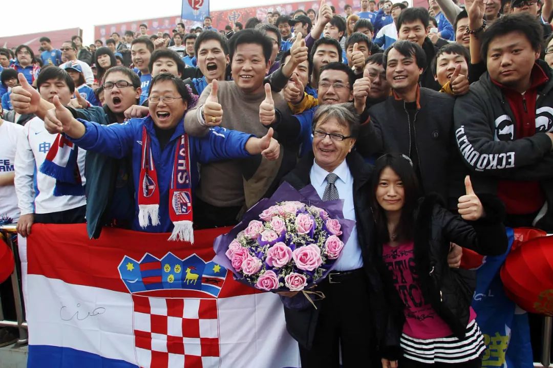 有一天我死了有人会为我伤心吗,为自己写一封悼词