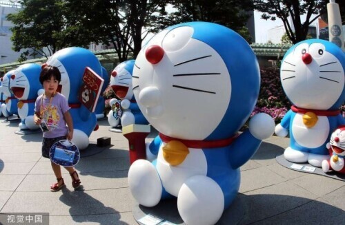 日本影视周边产品细分到极致，消费人群对应不同性别年龄层