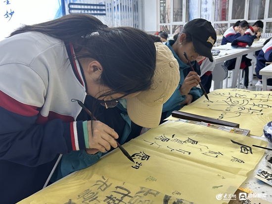 *藏西**昂仁中学师生赴淄博市张店区重庆路中学（八中北校）研学交流