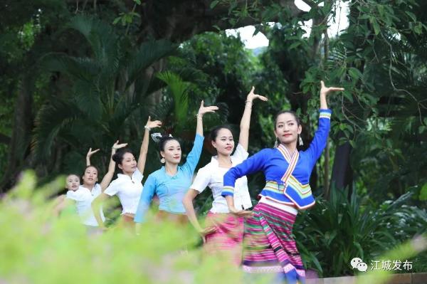 久违的一年一度泼水节,久违的泼水节