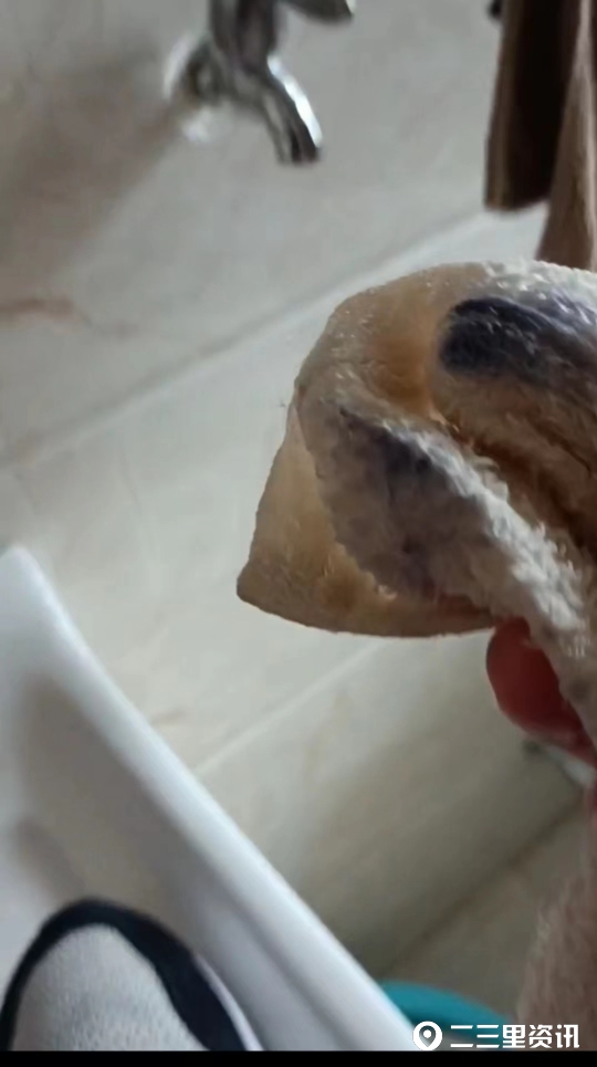 商场买的耐克鞋掉色怎么办,耐克鞋子掉色了可以补吗