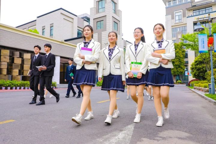 女儿上普高妈妈让孩子读职业高中,考上普高妈妈让去技校