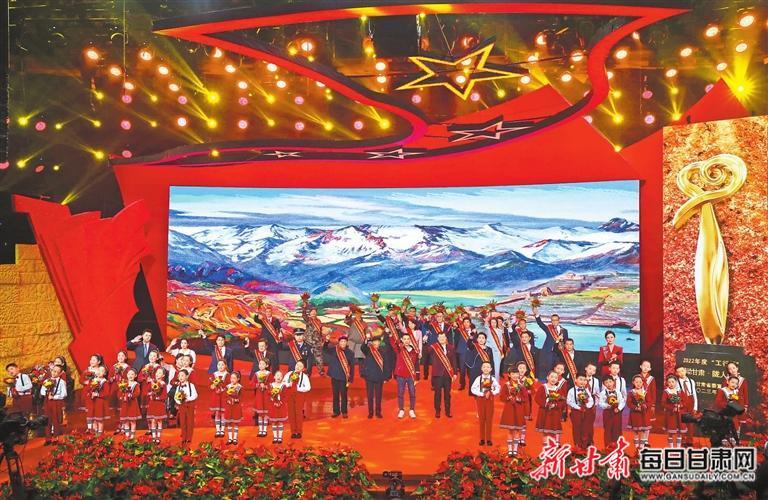 榜样的力量劳模风采榜,榜样的力量年度爱心人物获奖感言