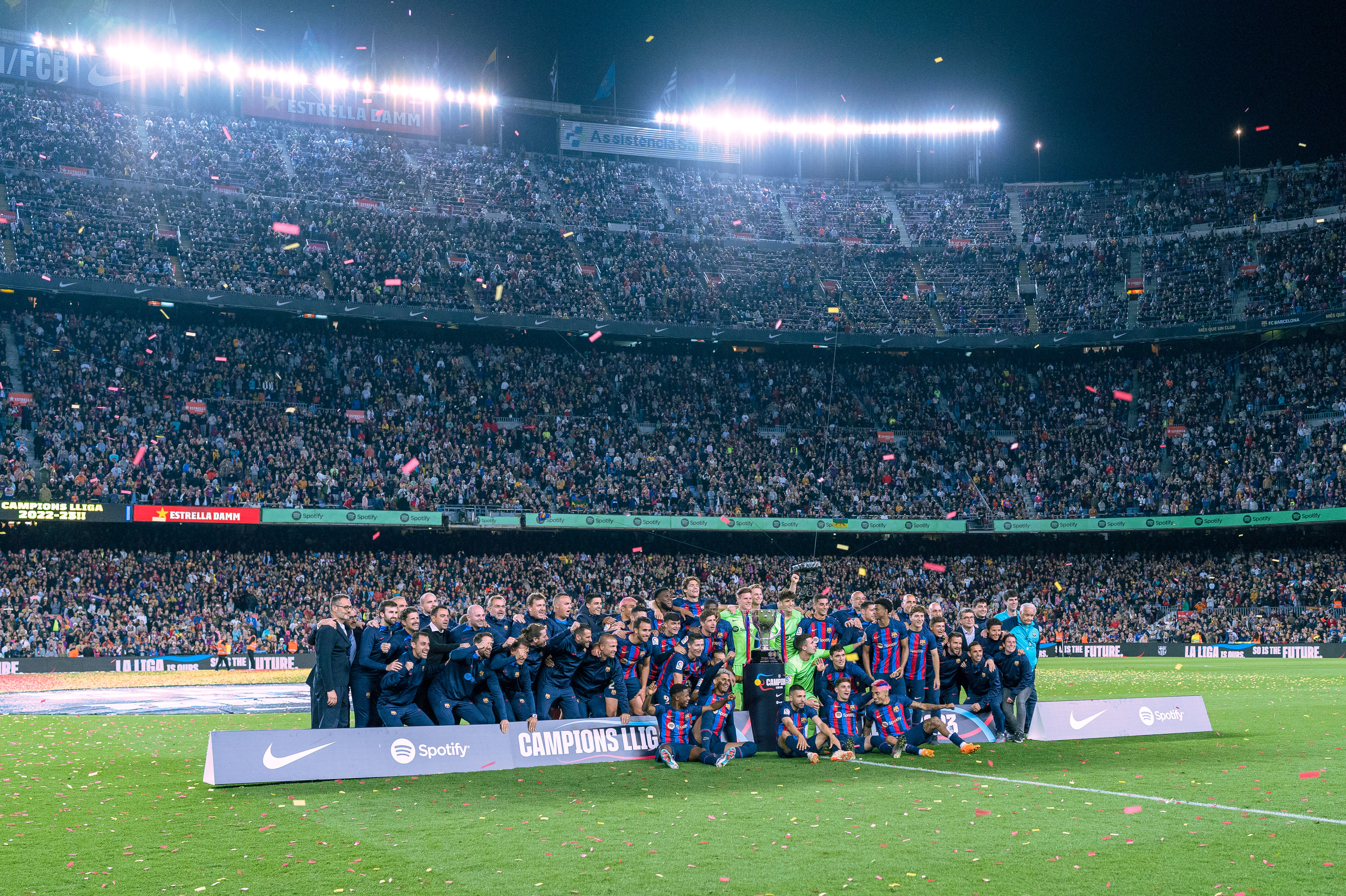 10-11西甲巴萨联赛夺冠,体育足球西甲巴萨