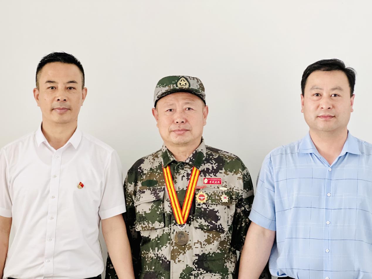 志愿服务送温暖青春传递正能量,志愿服务送温暖