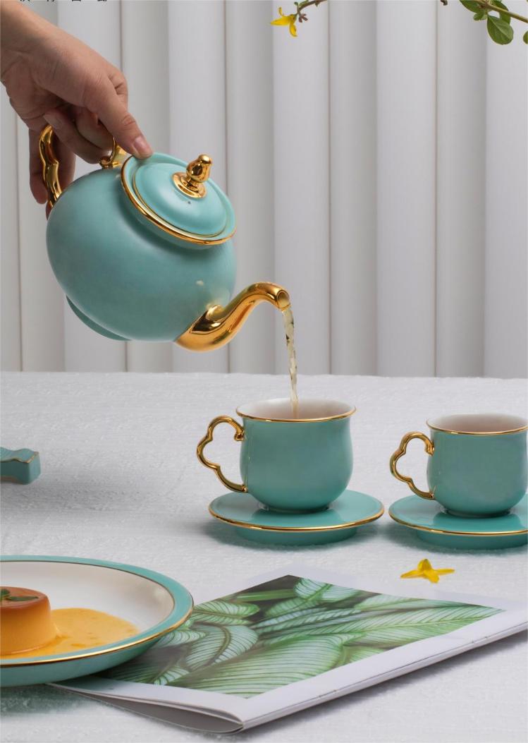 闆ㄨ繃澶╅潚浜戠牬妤蜂功,闆ㄨ繃澶╅潚浜戠牬鍑哄瑙嗛