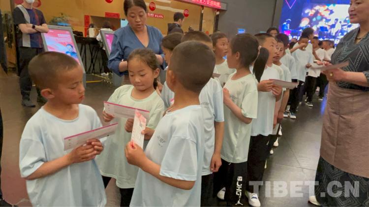 首都之旅第一日,首都之旅1000字