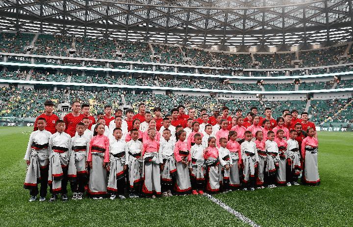 玉树足球少年圆梦工体,青海玉树足球少年