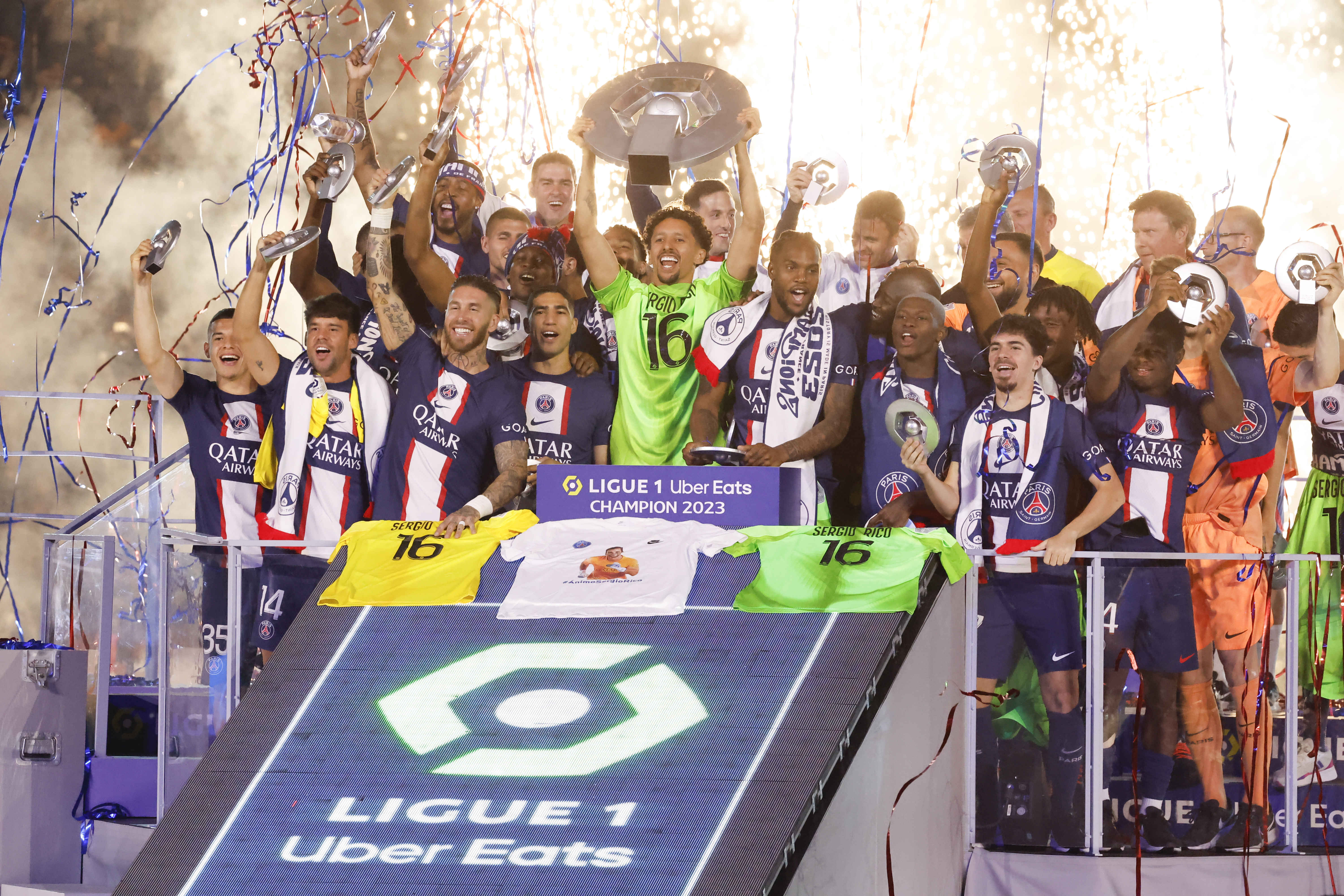 （体育）足球——法甲：巴黎圣日耳曼夺冠