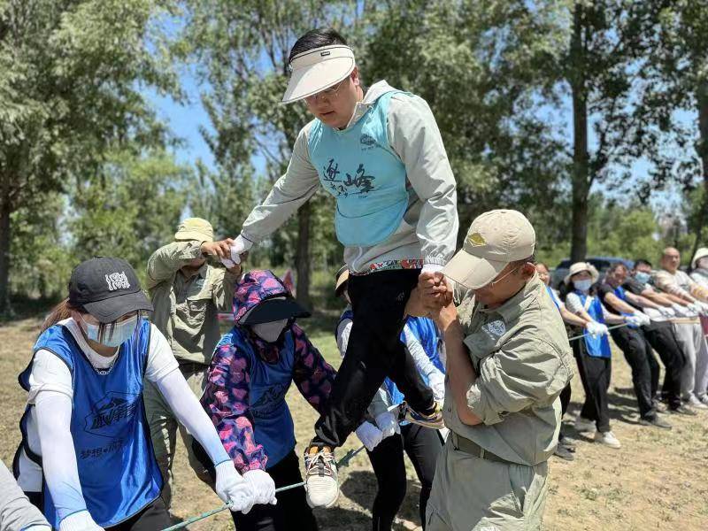 凝心聚力激扬青春主题团建活动,凝心聚力拼搏奉献的团建活动视频