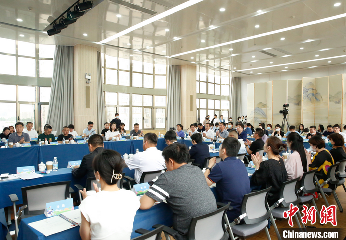 为了40个藏族孩子，主流声音激荡向善的力量