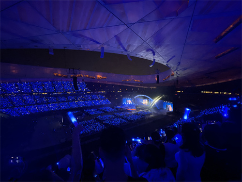 强实名无用？黄牛溢价300算“心软的神”？“*月天五**退票”700名当事人仍在维权