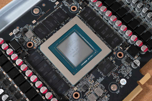 不惜堆料的旗舰“芯”王，索泰GeForceRTX4090PGFOC显卡评测