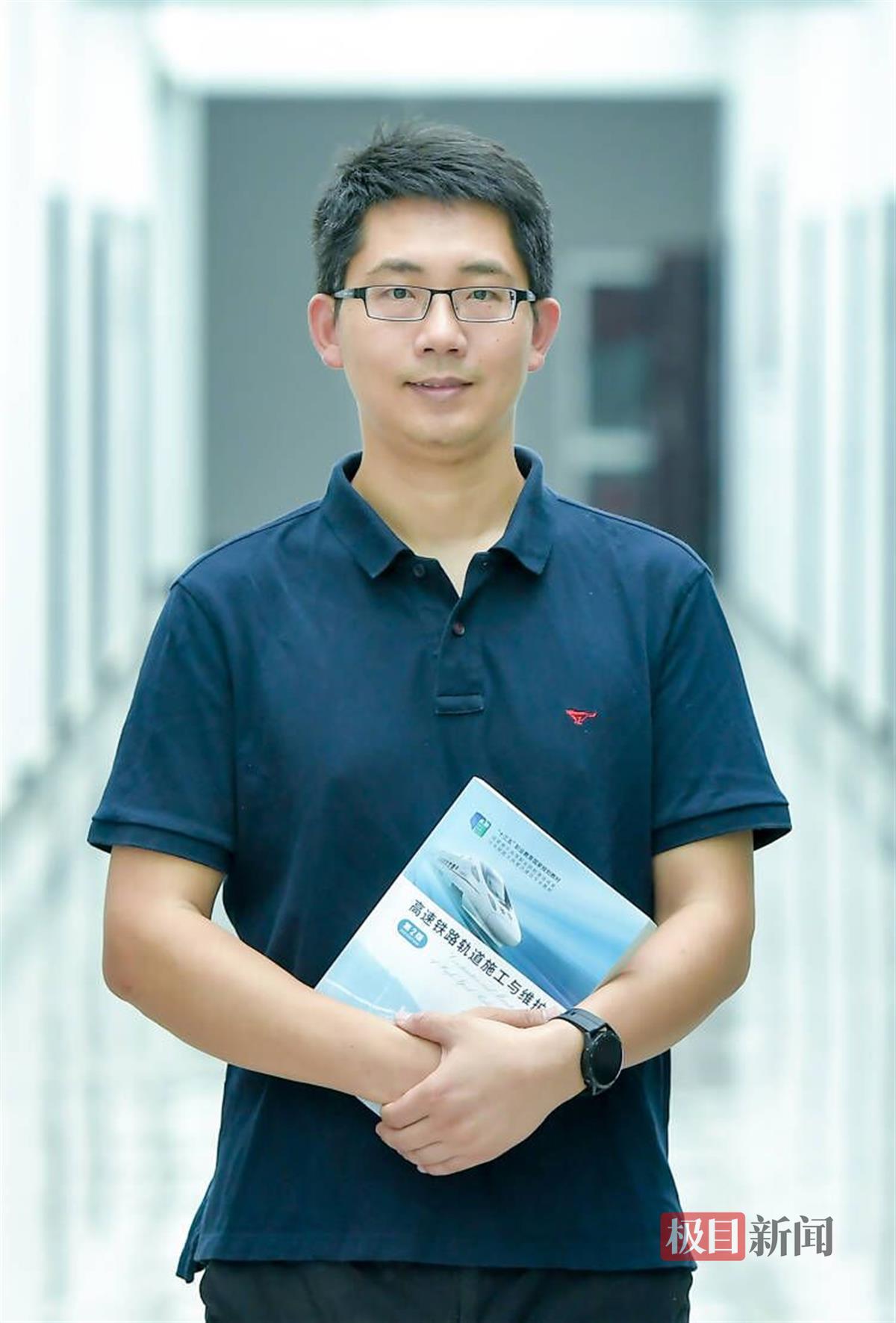 带领团队斩获湖北高职唯一一等奖，“钉子”老师创建情境思政新模式