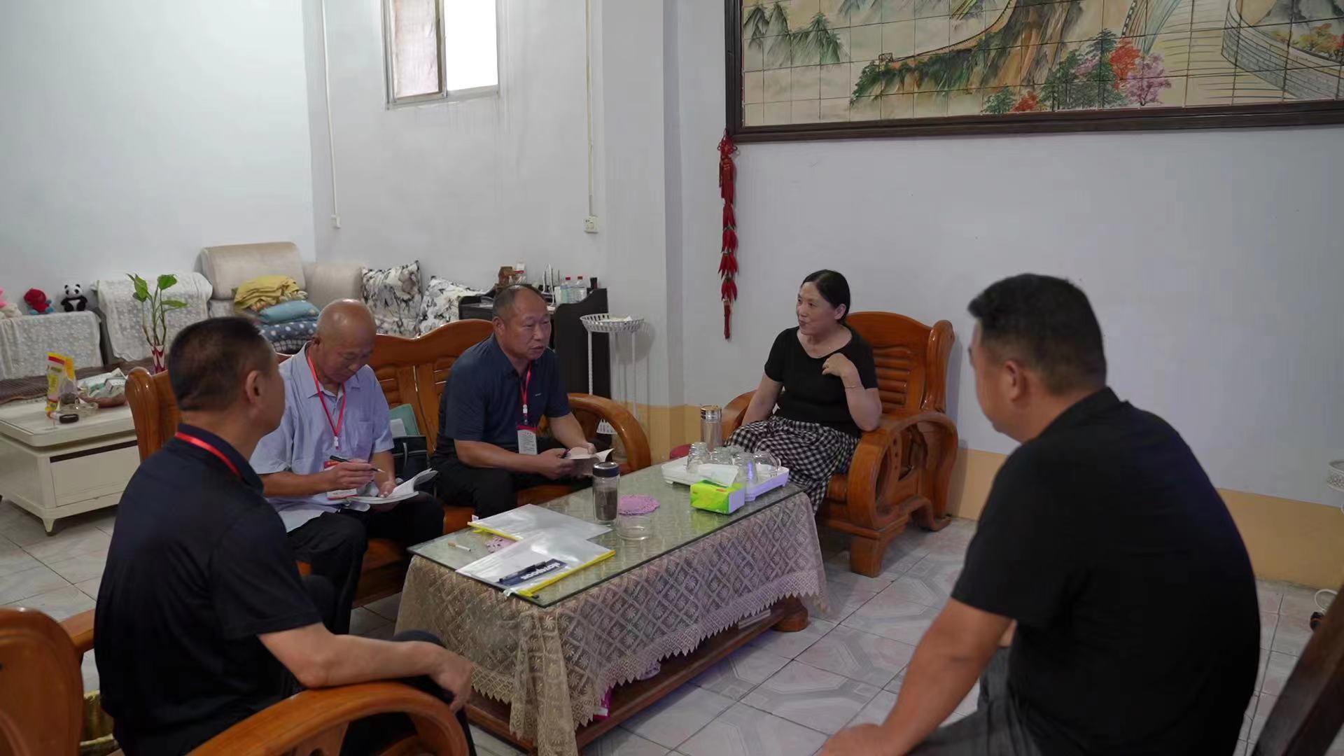 新野：创“五星”兴社区