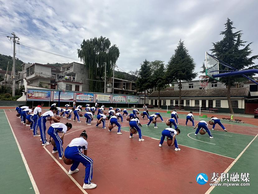 天水师范学院体育学院与麦积区花牛中心学校建立实践教学基地签约仪式顺利举行