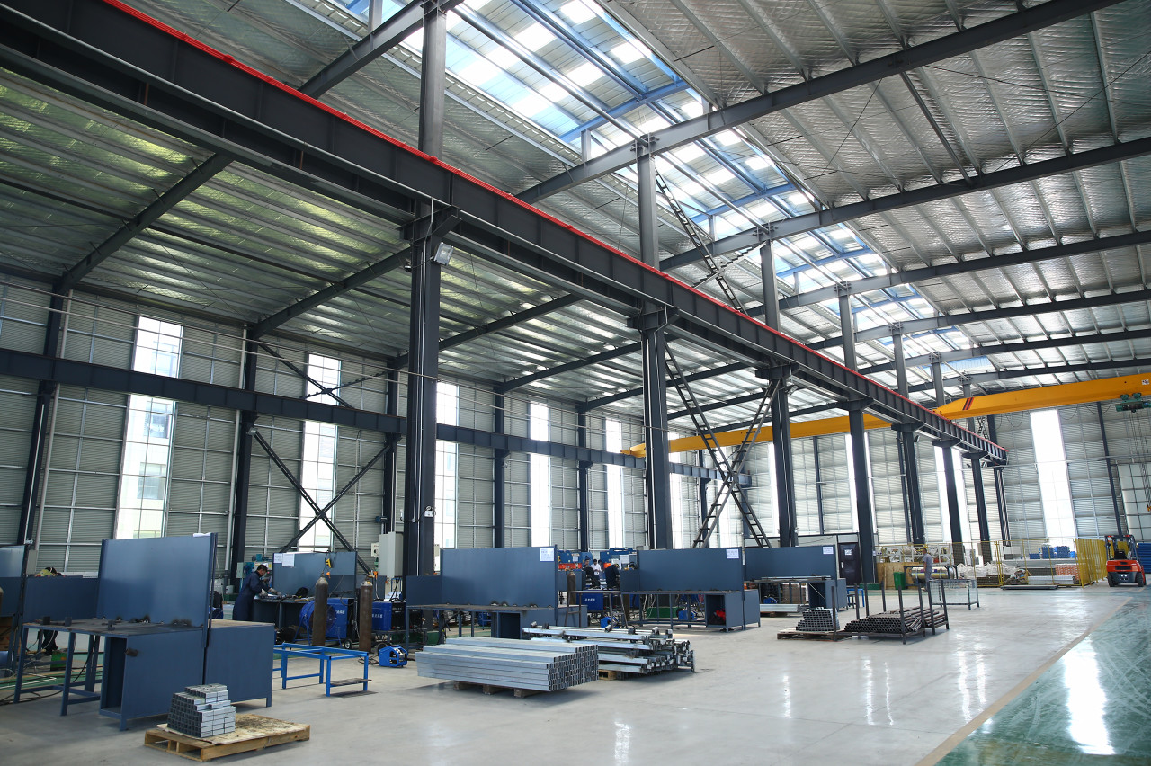 大学生暑假涌向工厂流水线，“月入五六千，目标赚出一台iPad”