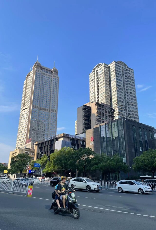 7月11日入伏今年三伏有40天,今日入伏今年三伏天长达40天