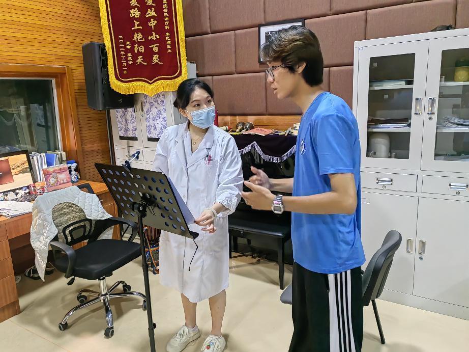 滨州医学院艺术治疗暑期社会实践团队走进中国康复研究中心，研讨“医教结合”创新模式