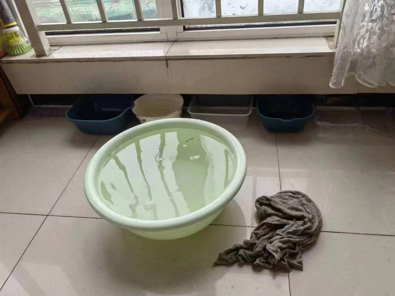 北京朝阳阳台屋顶漏雨解决方法,老旧房顶漏雨怎么处理