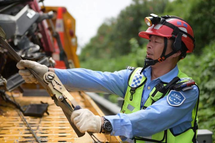 杭州24小时高速救援拖车,杭州机场高速拖车救援平台