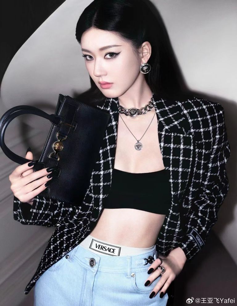 赵露思烟熏妆造型八卦,赵露思小烟熏眼妆