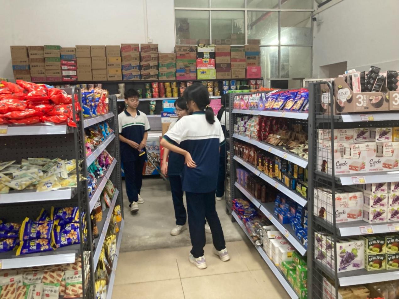 中小学天价小卖部,天价校园小卖部背后的问题