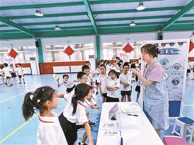 00后教师上课时的样子,00后老师上课时的内心活动