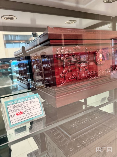 殡仪馆被曝高价售卖骨灰盒,包头市殡仪馆骨灰盒后续