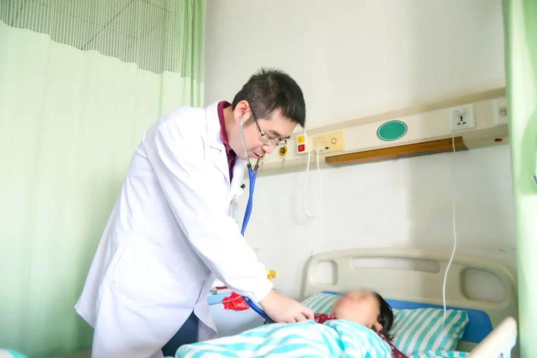 总是右上腹部胀痛？除了胆囊炎还有可能是它在“作怪”